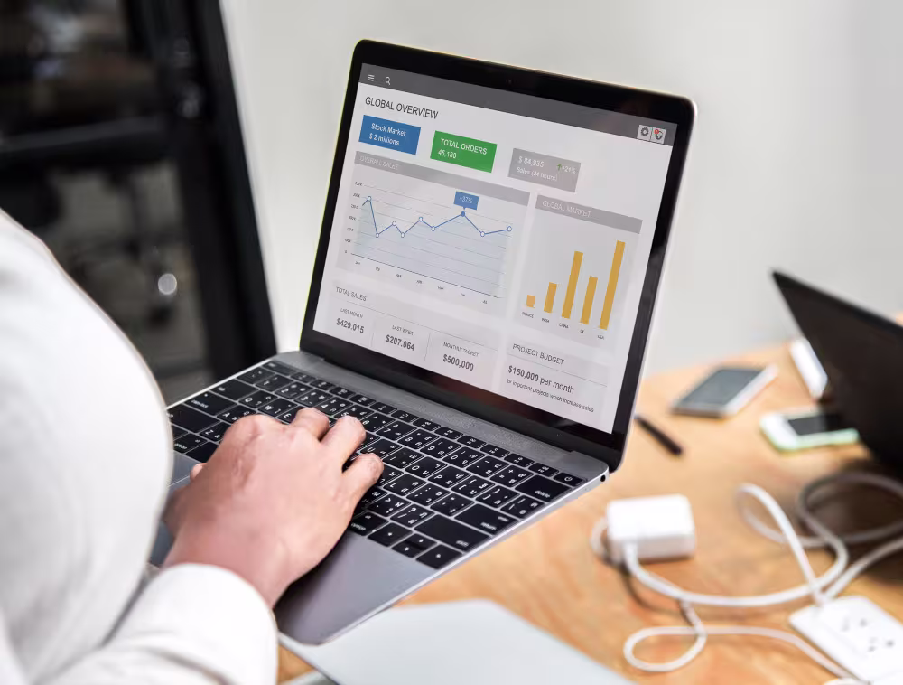 Boutique en ligne NetBee affichée dans Google avec avis clients et prix grâce au Schema.org intégré